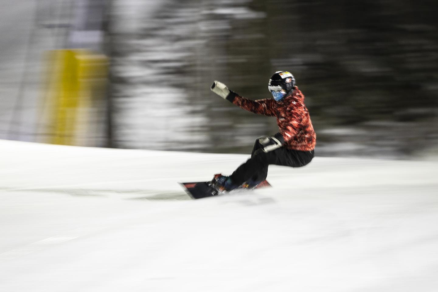 motion blur snowboarder
